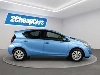 Toyota Aqua 2015 photo 5