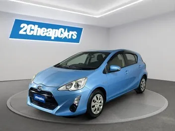 Toyota Aqua 2015 photo 2