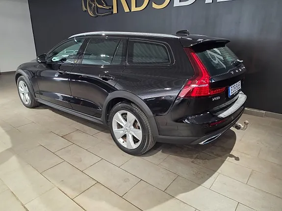 Volvo V60 Cross Country 2019 photo 3