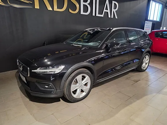 Volvo V60 Cross Country 2019 photo 2