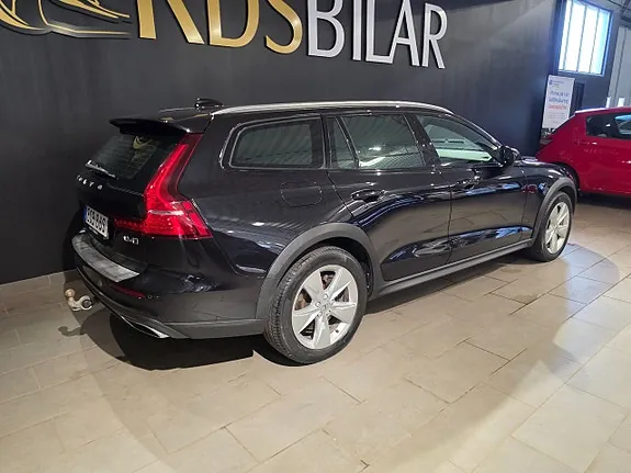 Volvo V60 Cross Country 2019 photo 5