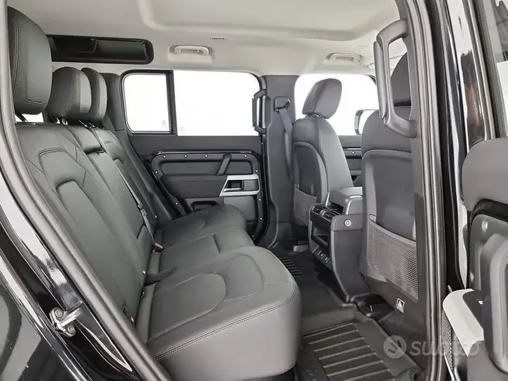 Land Rover Defender 2022 photo 5