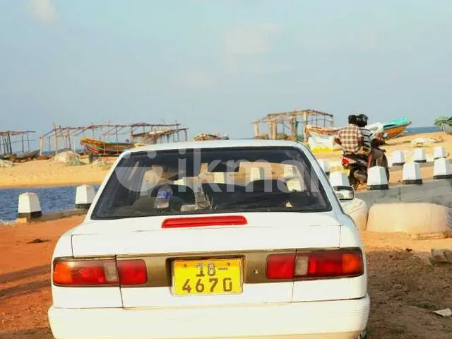 Nissan Sunny 1990 photo 3