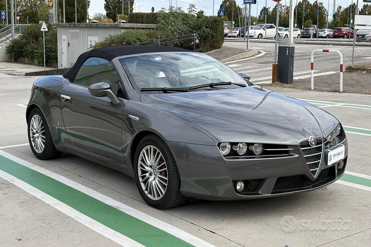 Alfa Romeo Spider 2009 photo 3