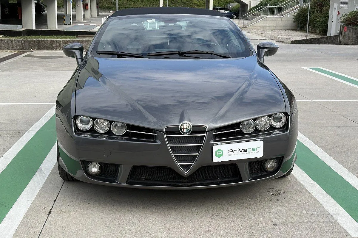 Alfa Romeo Spider 2009 photo 2