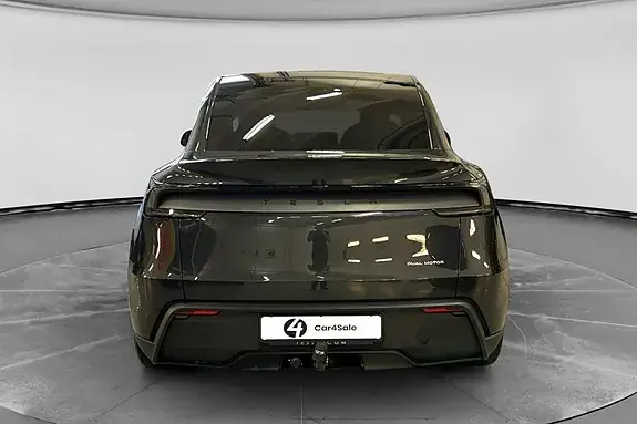 Tesla Model Y 2025 photo 4