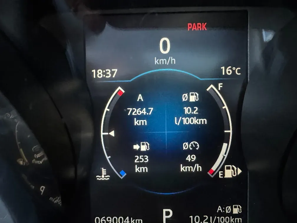 Jaguar Xf 2016 photo 3