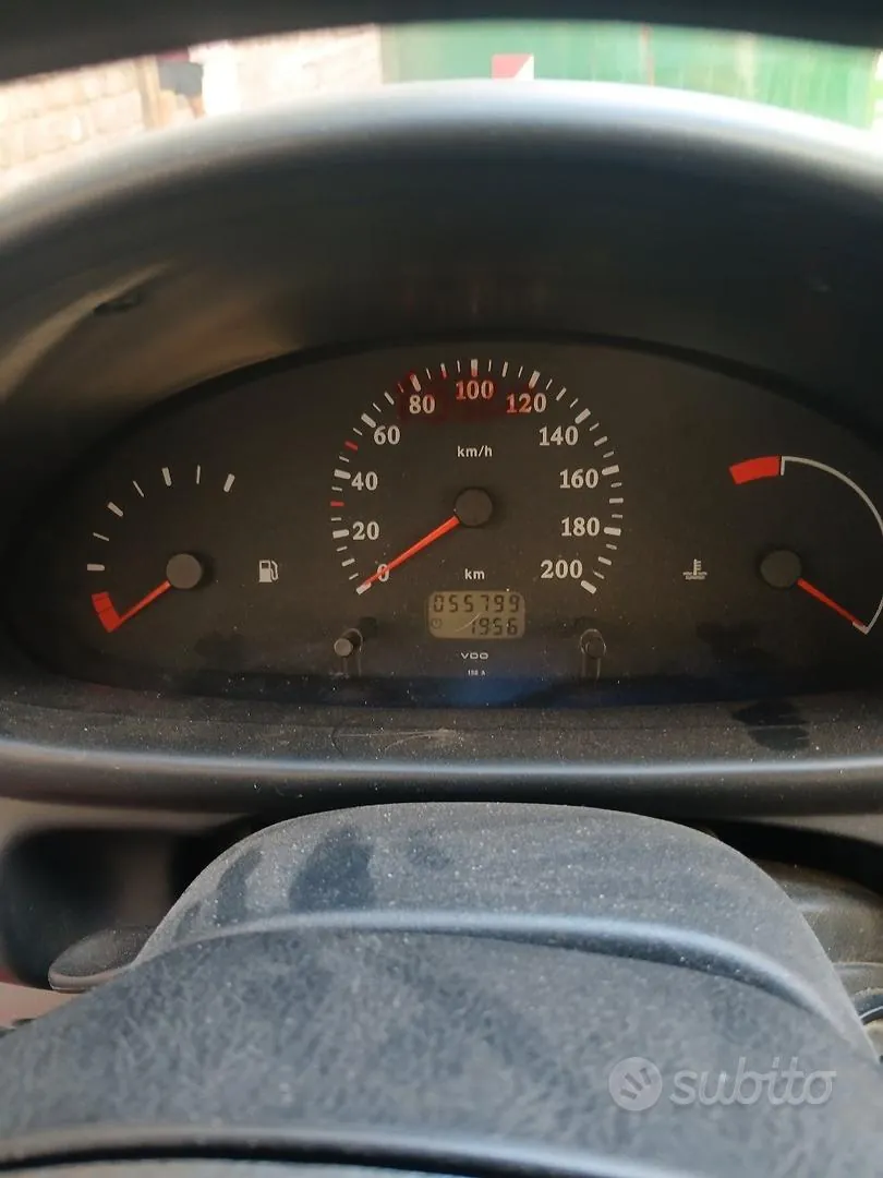Nissan Micra 1999 photo 2