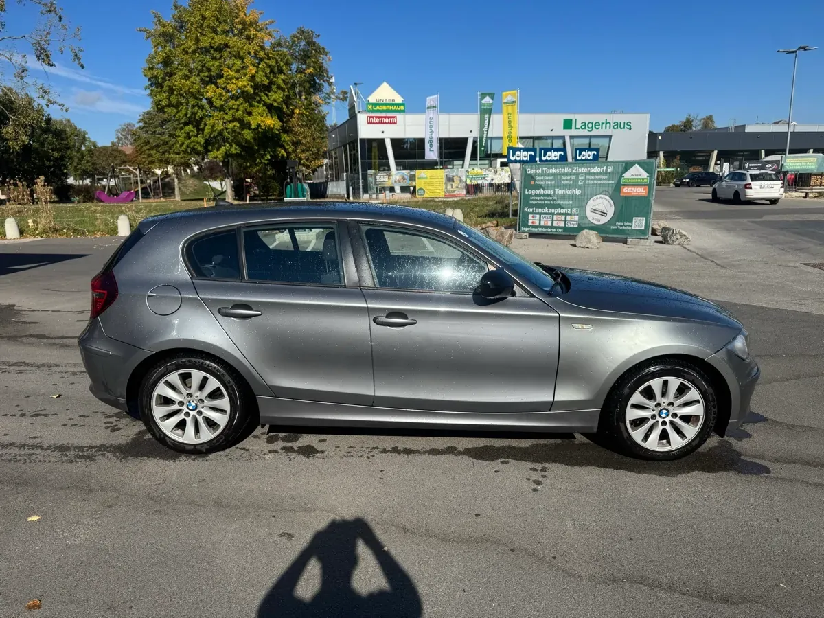 BMW 1 Series 2010 photo 2