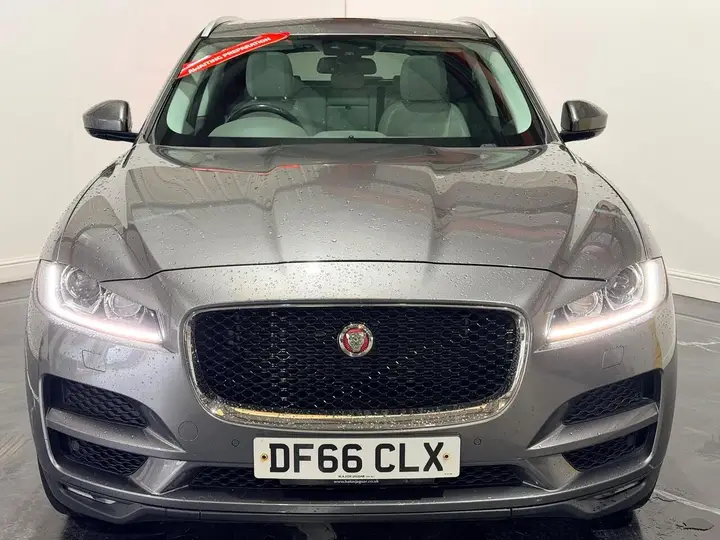 Jaguar F-Pace 2016 photo 2