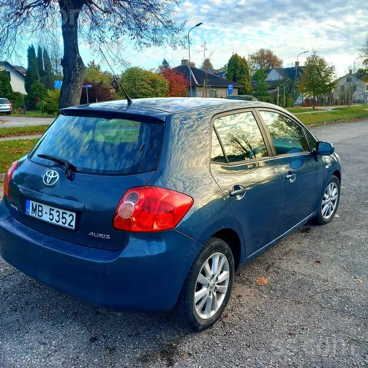 Toyota Auris 2008 photo 2