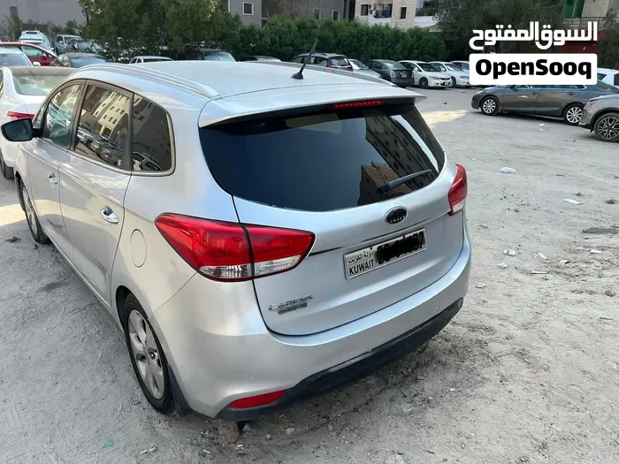 Kia Carens 2014 photo 2