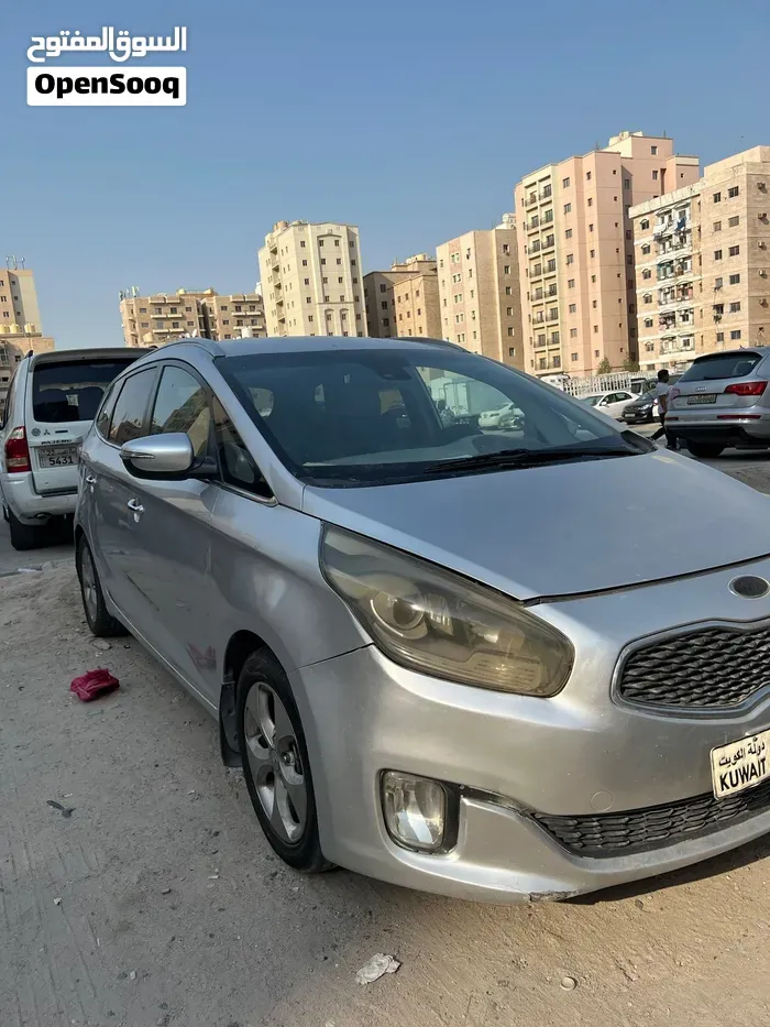 Kia Carens 2014 photo 4