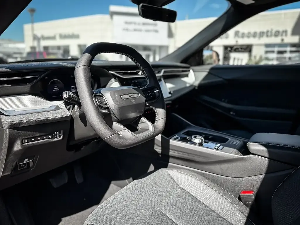 Jeep Cherokee 2026 photo 3
