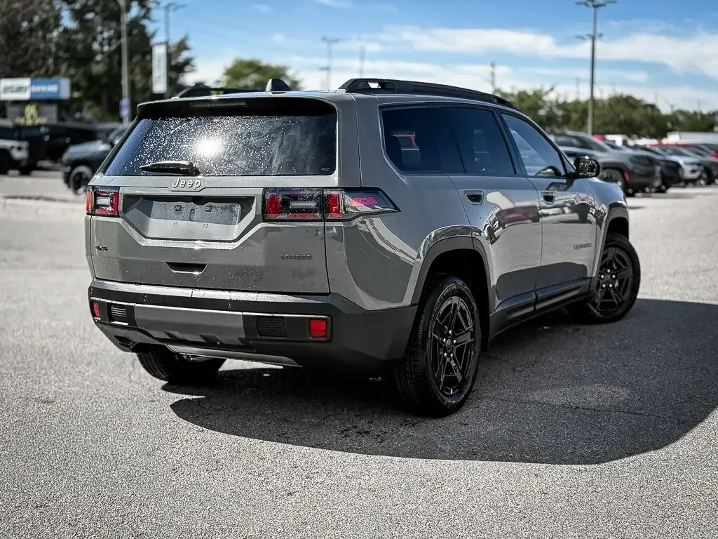 Jeep Cherokee 2026 photo 2