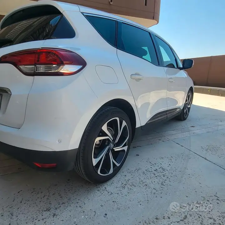Renault Scenic 2017 photo 3
