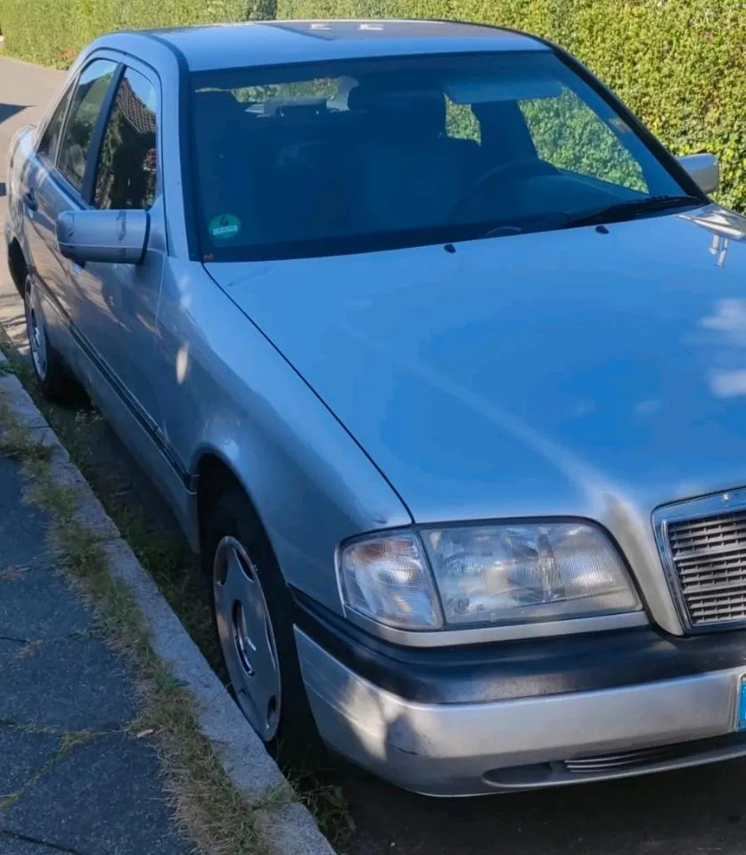 Mercedes-Benz C180