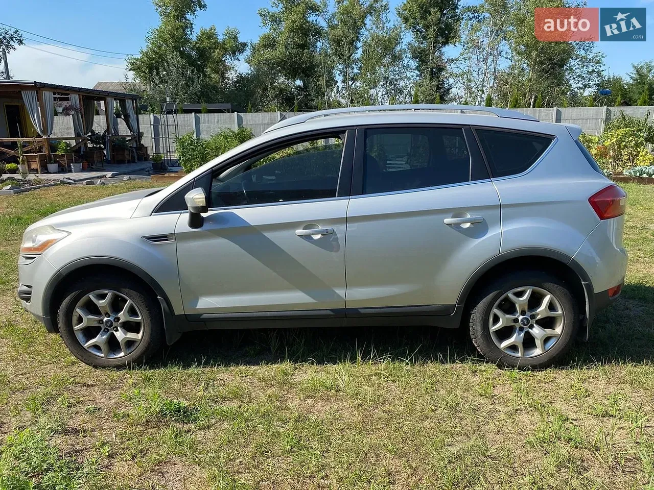 Ford Kuga 2010 photo 3
