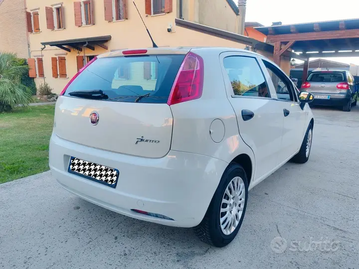 Fiat Grande Punto 2013 photo 5