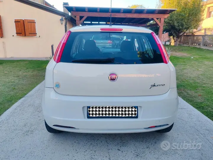 Fiat Grande Punto 2013 photo 4