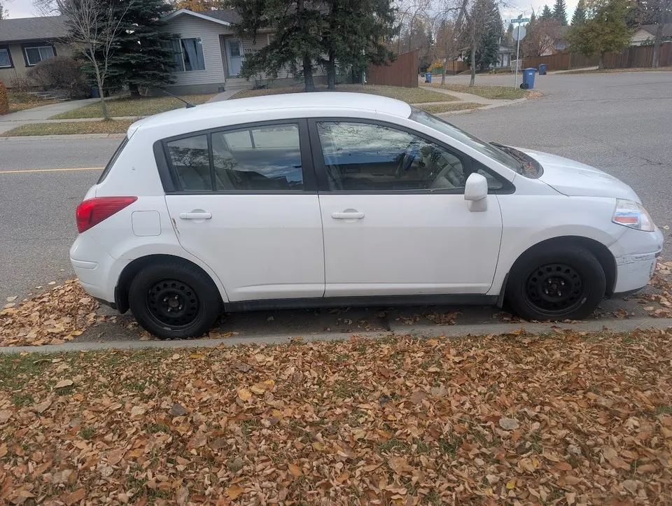 Nissan Versa 2009 photo 3