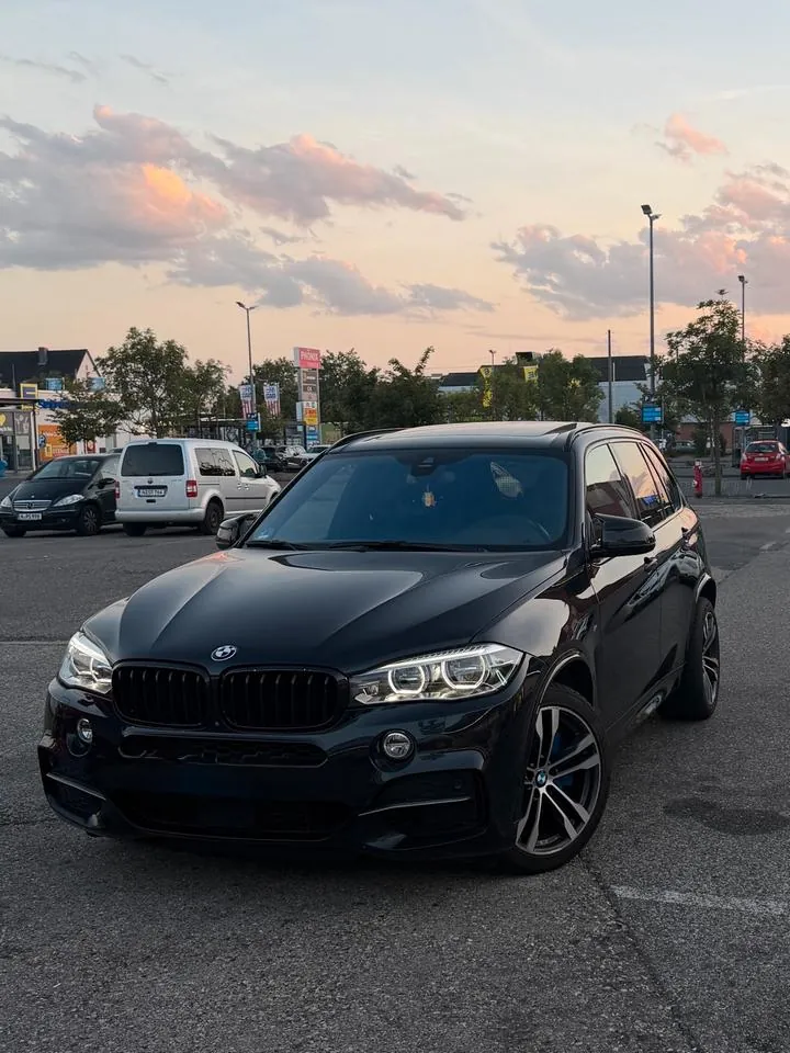 BMW X5 M50D