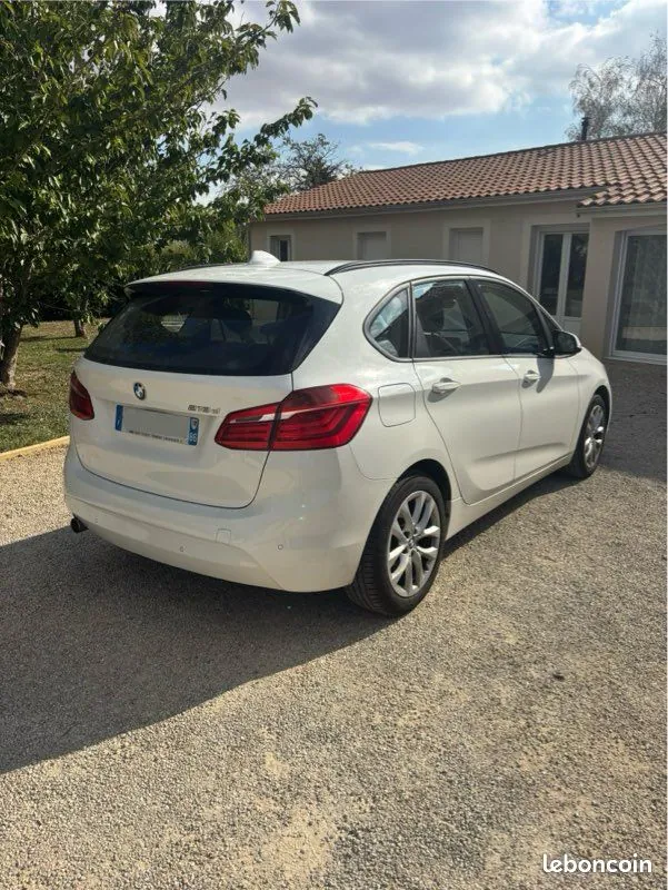 BMW 218D Active Tourer 2016 photo 2