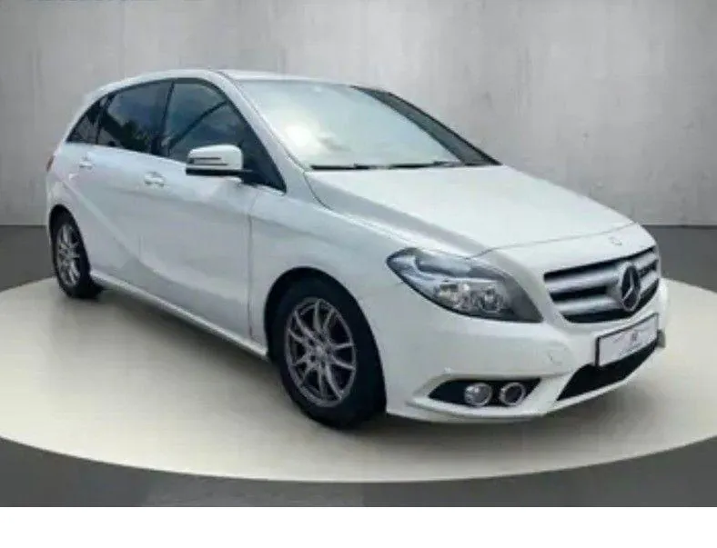 Mercedes-Benz B200