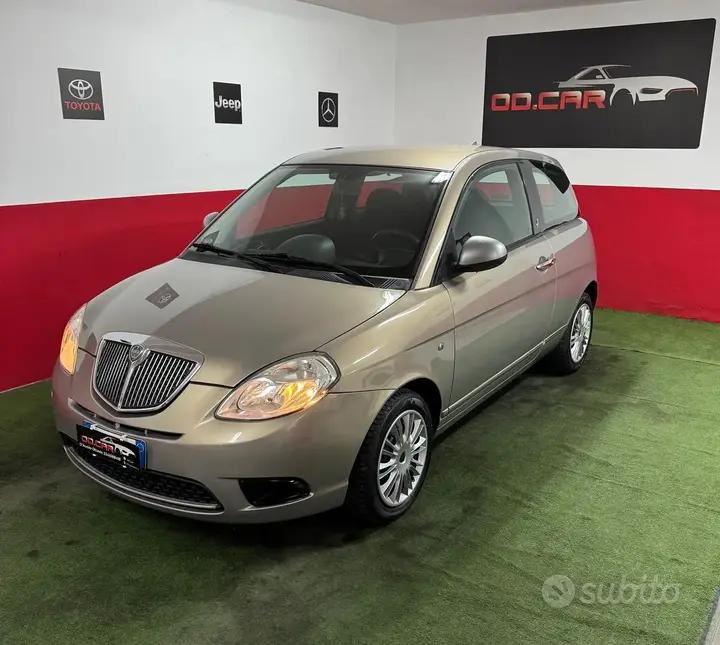 Lancia Ypsilon