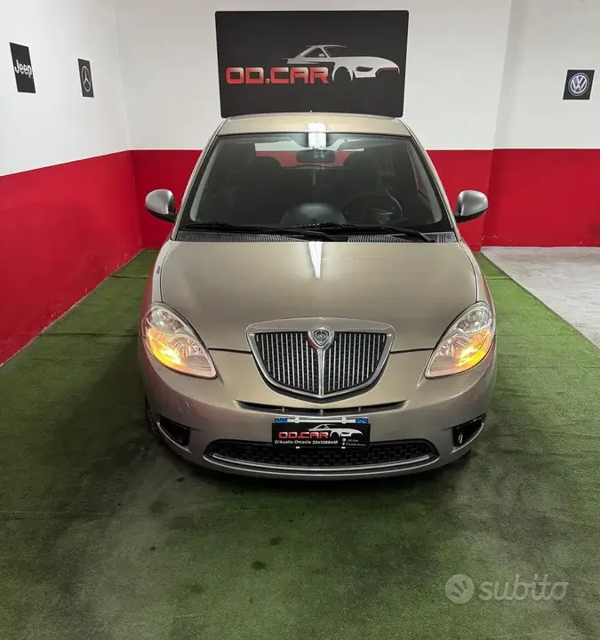 Lancia Ypsilon 2011 photo 2