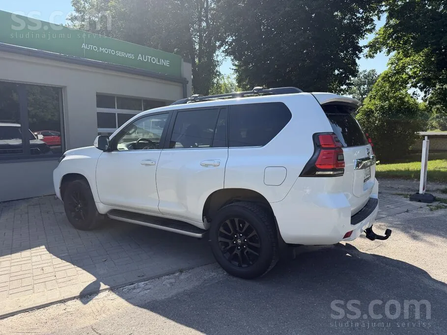 Toyota Land Cruiser 2020 photo 2