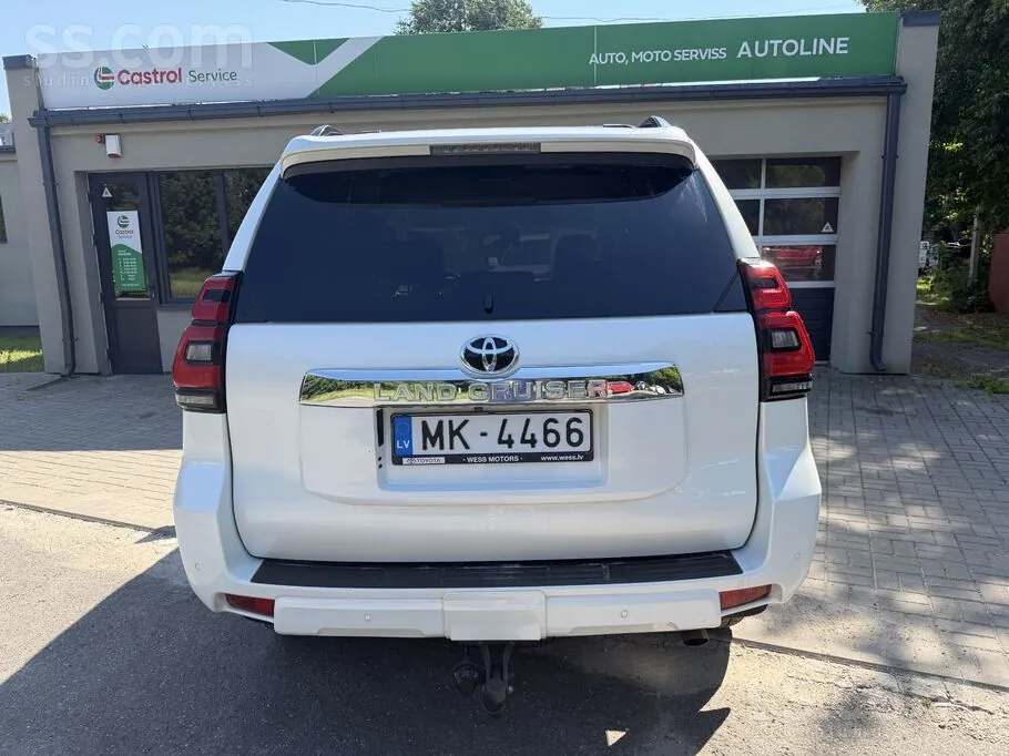 Toyota Land Cruiser 2020 photo 3