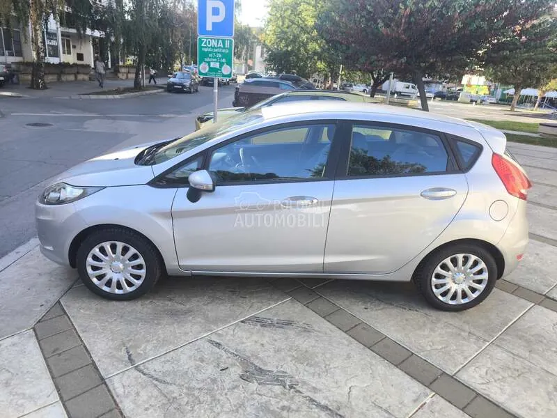 Ford Fiesta 2009 photo 3