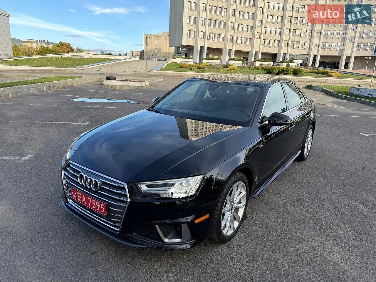 Audi A4 2019 photo 4
