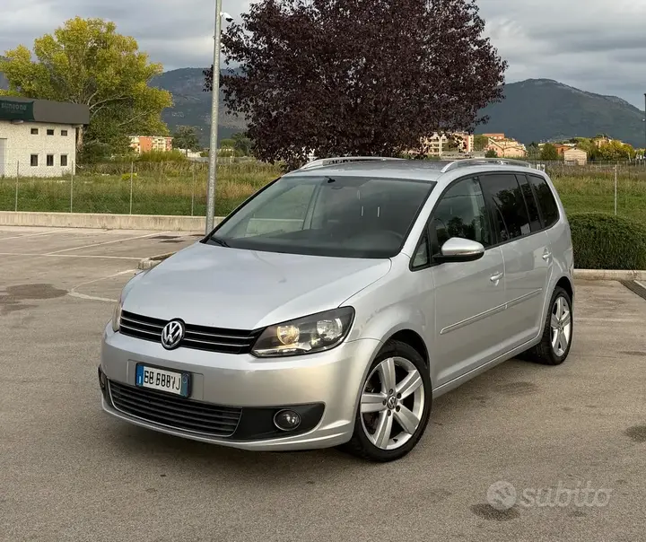 Volkswagen Touran 2011 photo 5
