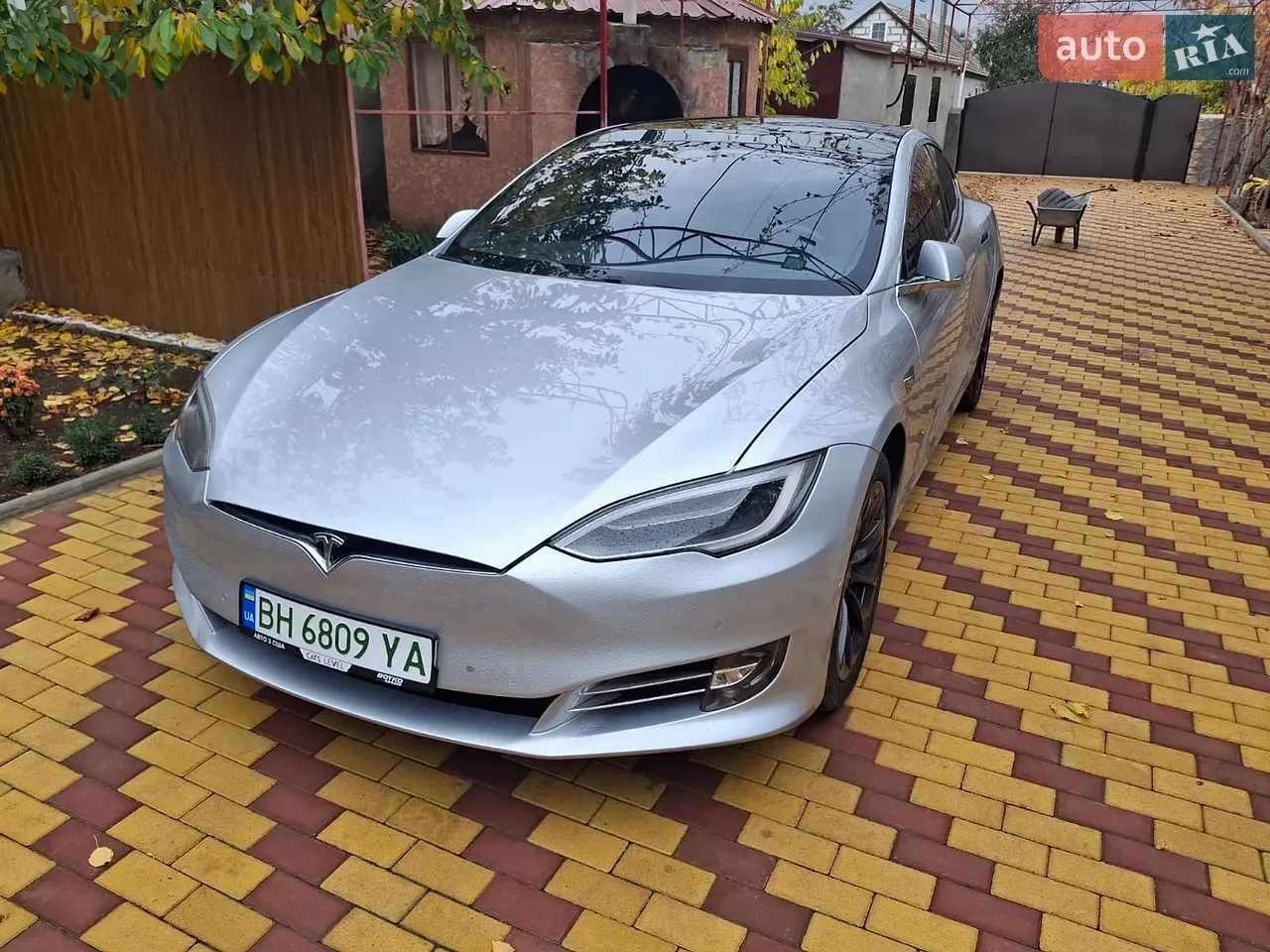 Tesla Model S 2018 photo 2