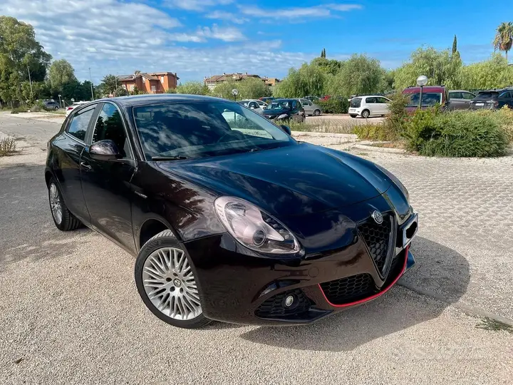 Alfa Romeo Giulietta 2011 photo 4