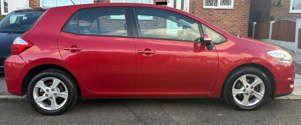 Toyota Auris 2010 photo 5