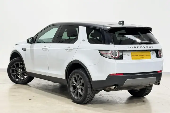 Land Rover Discovery Sport 2018 photo 2