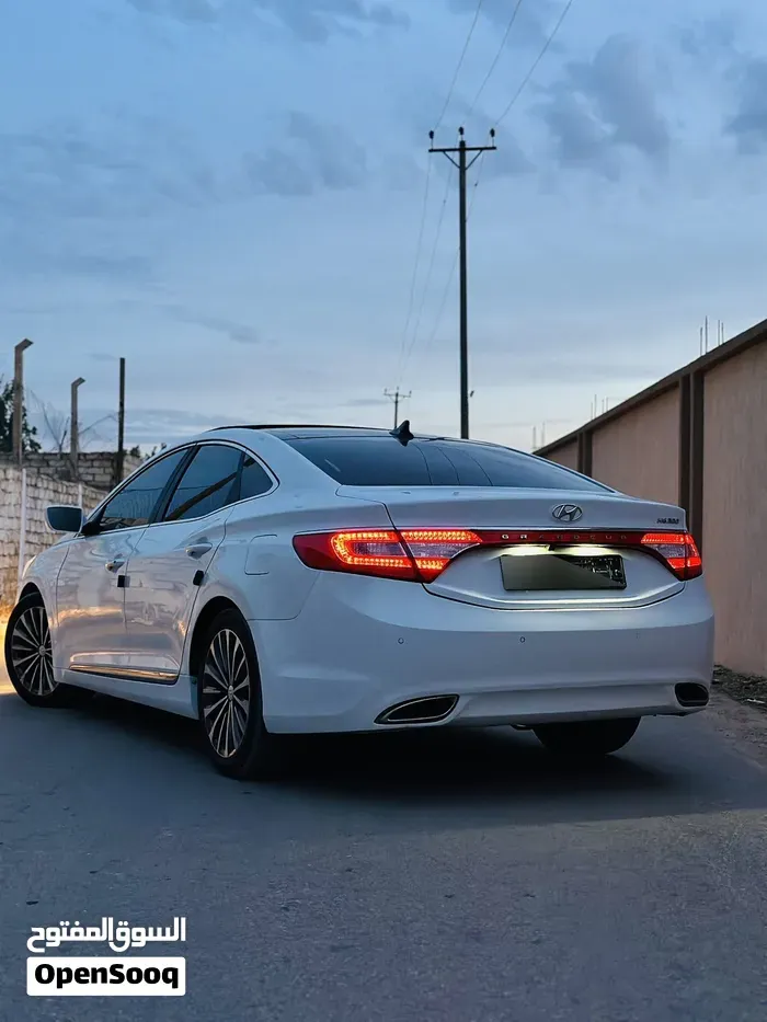 Hyundai Azera 2012 photo 2