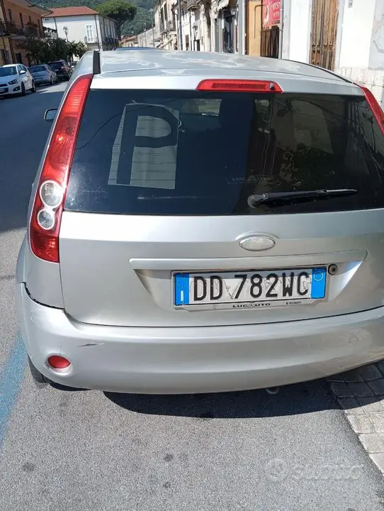 Ford Fiesta 2007 photo 3