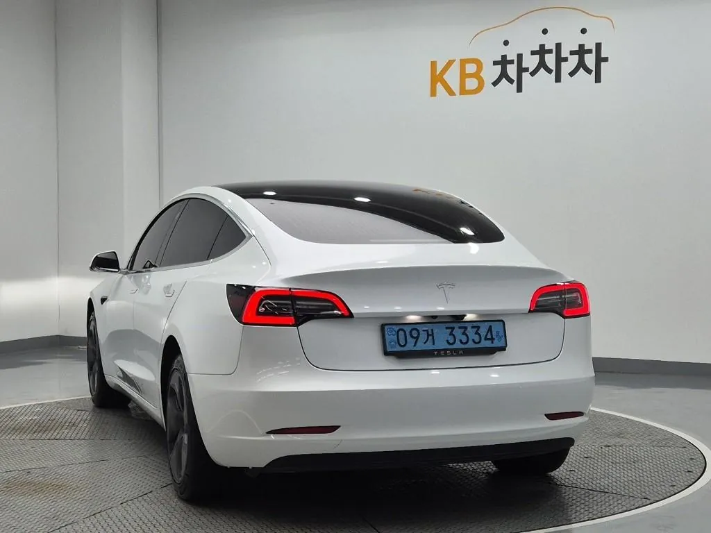 Tesla Model 3 2020 photo 2