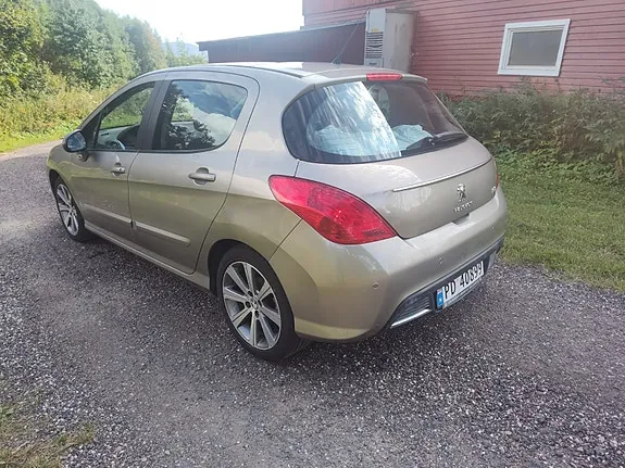 Peugeot 308 2012 photo 3
