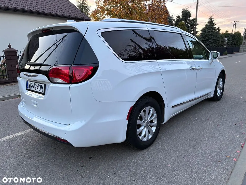 Chrysler Pacifica 2018 photo 5