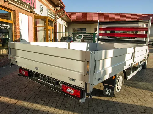 Ford Transit 2025 photo 2