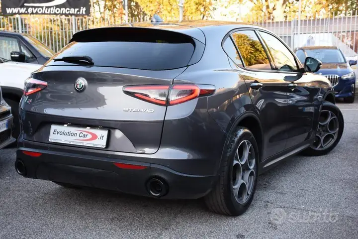 Alfa Romeo Stelvio 2023 photo 3