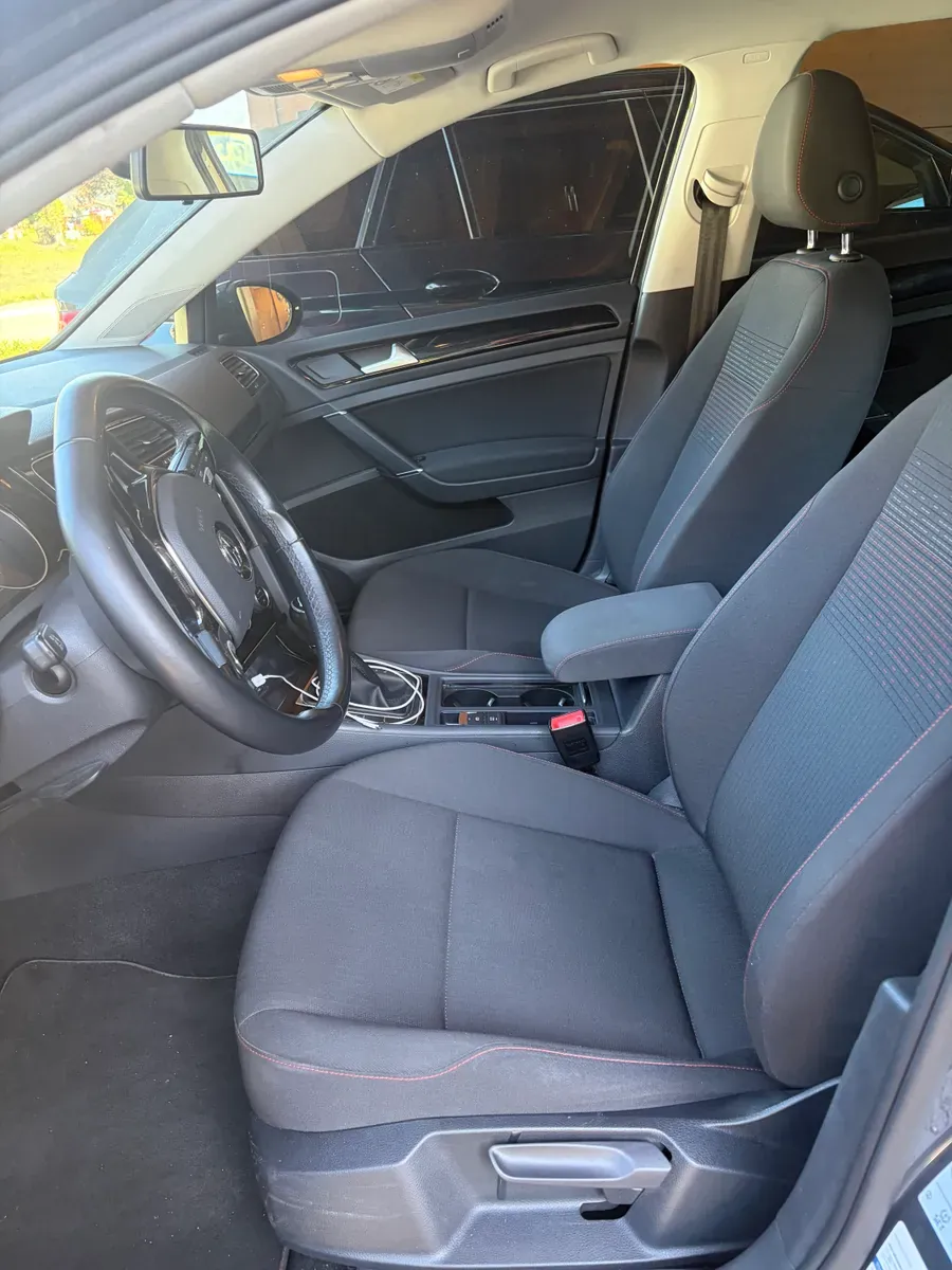 Volkswagen Golf 2018 photo 2