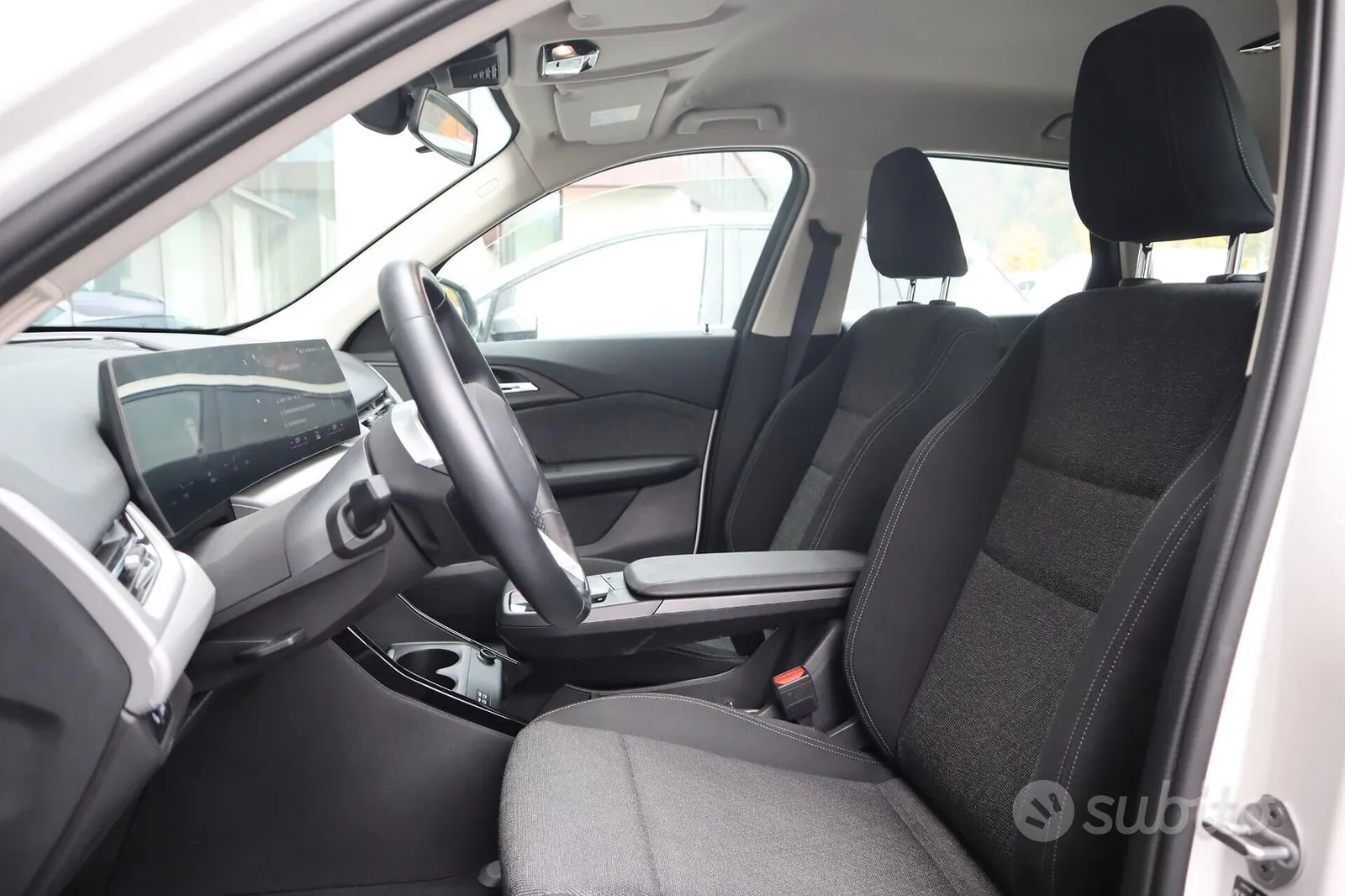 BMW Ix1 2023 photo 4