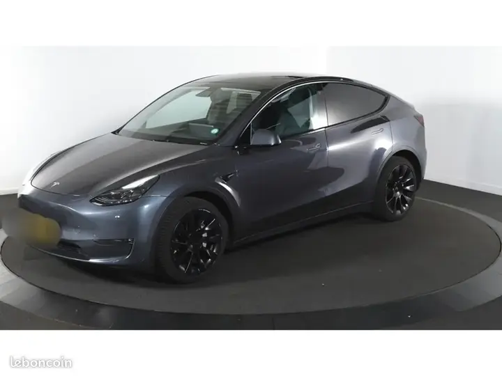 Tesla Model Y 2024 photo 3