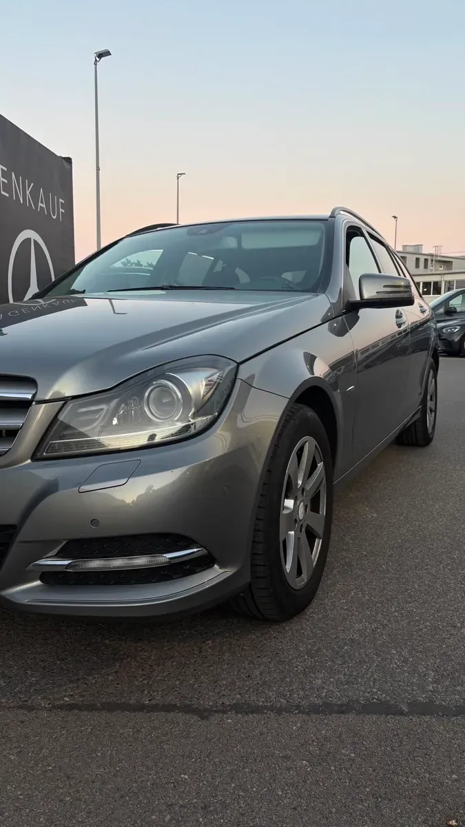 Mercedes-Benz C-Class 2011 photo 2